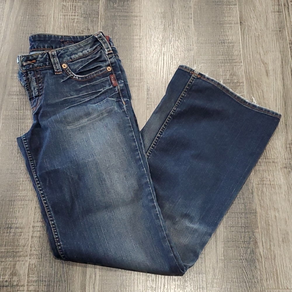 Silver jeans, Tia
